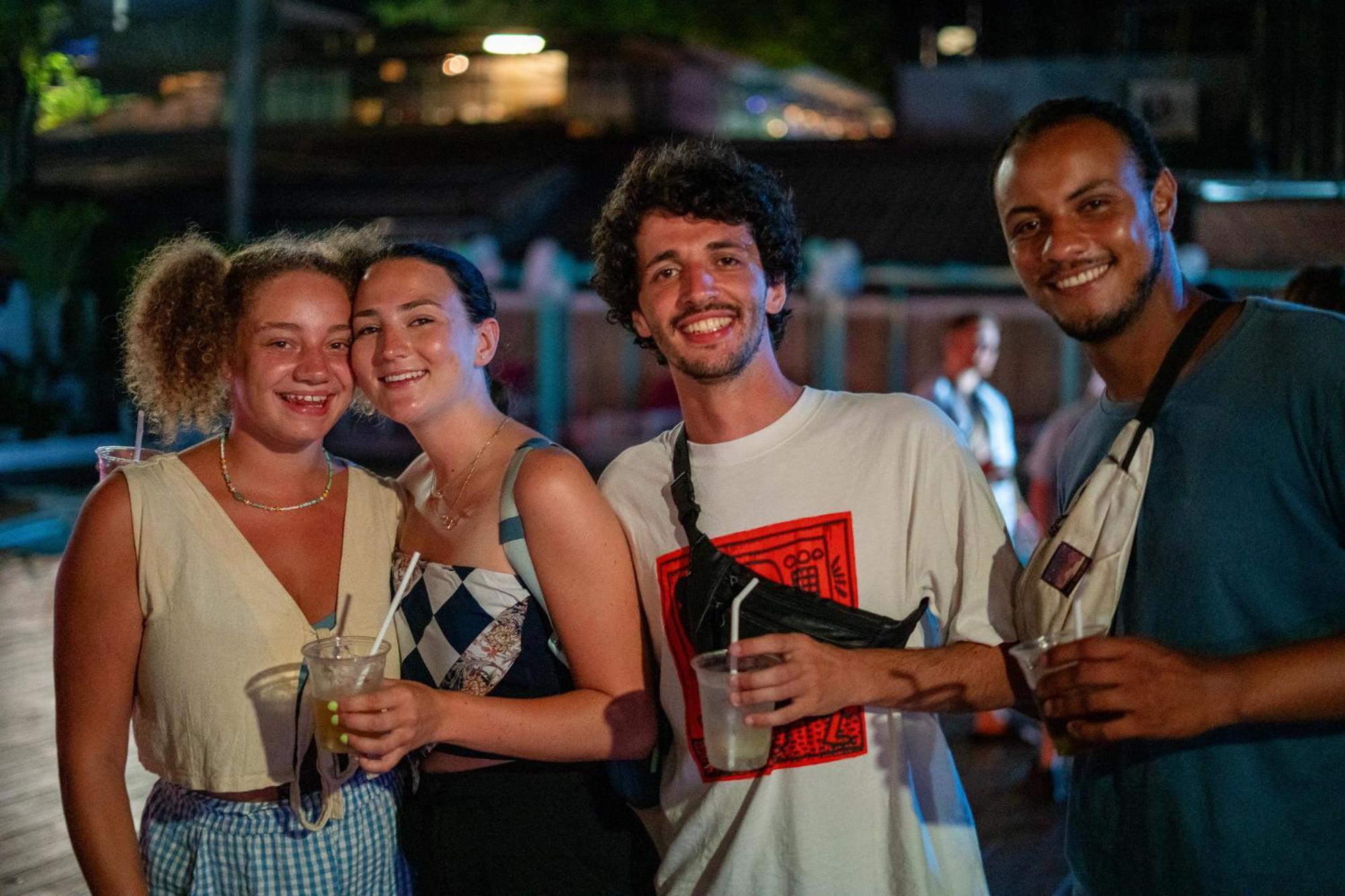 Base Party Hostel Ao Nang Luaran gambar